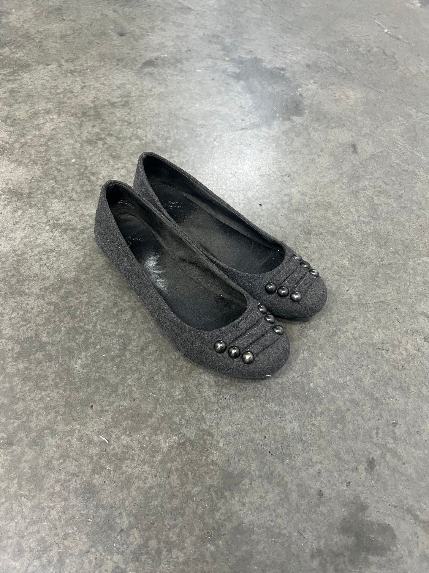 Vintage buttoned flats