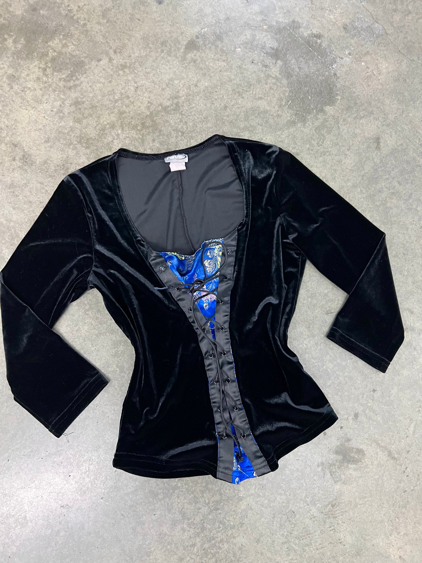 Vintage 90’s laceup velvet top