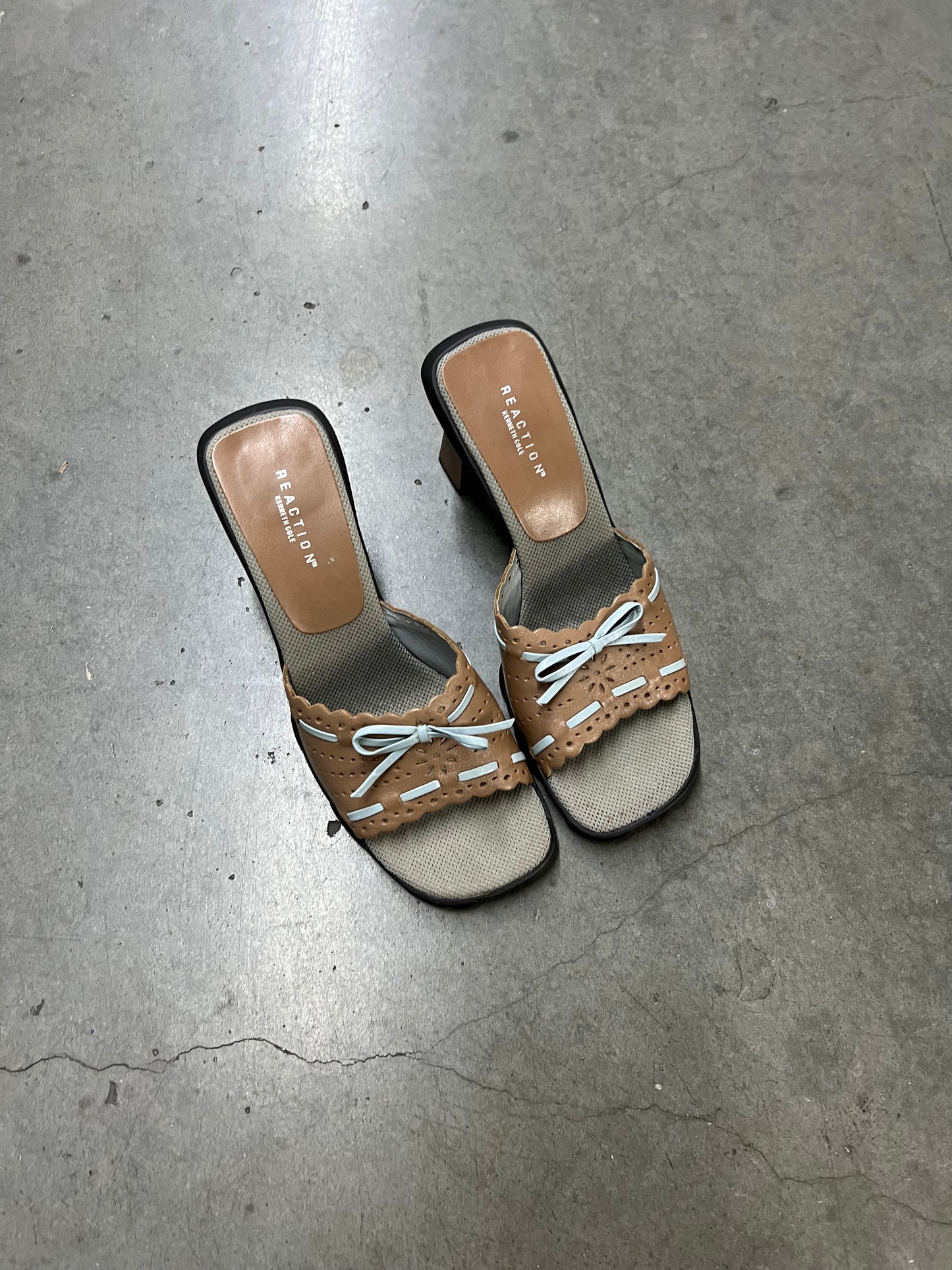 2000’s chunky bow sandals