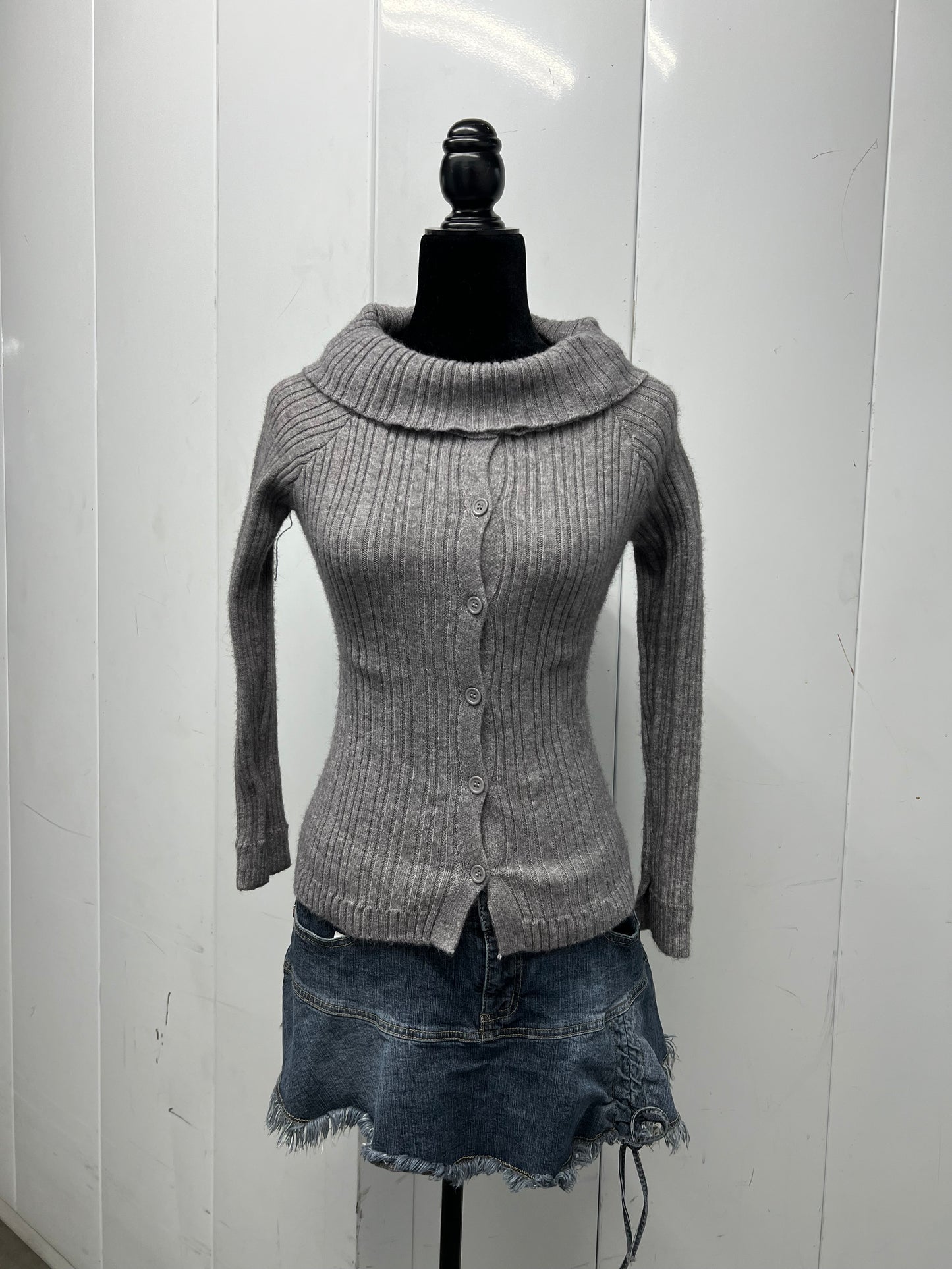 Vintage knitted button up top