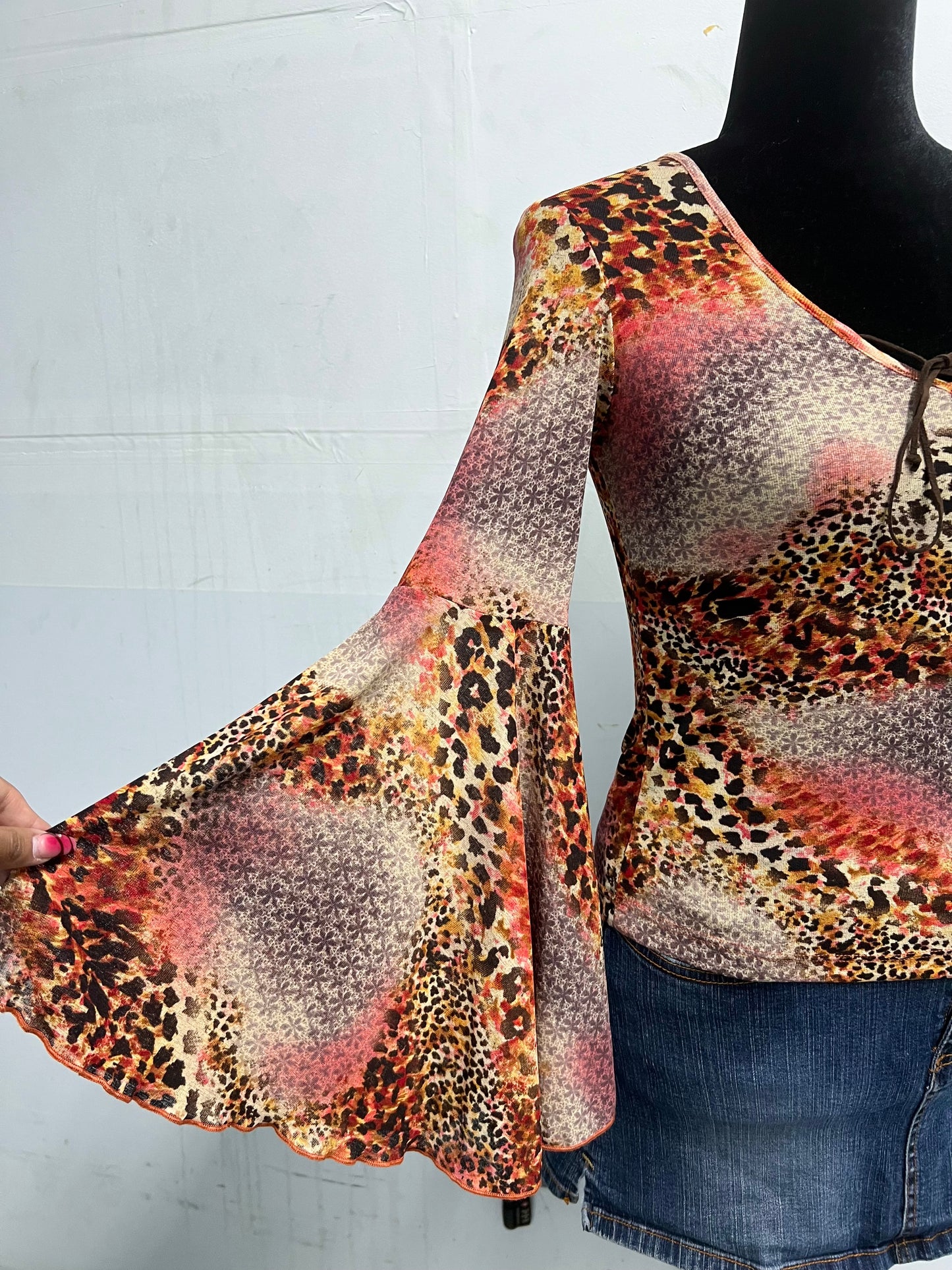90’s flared sleeve top