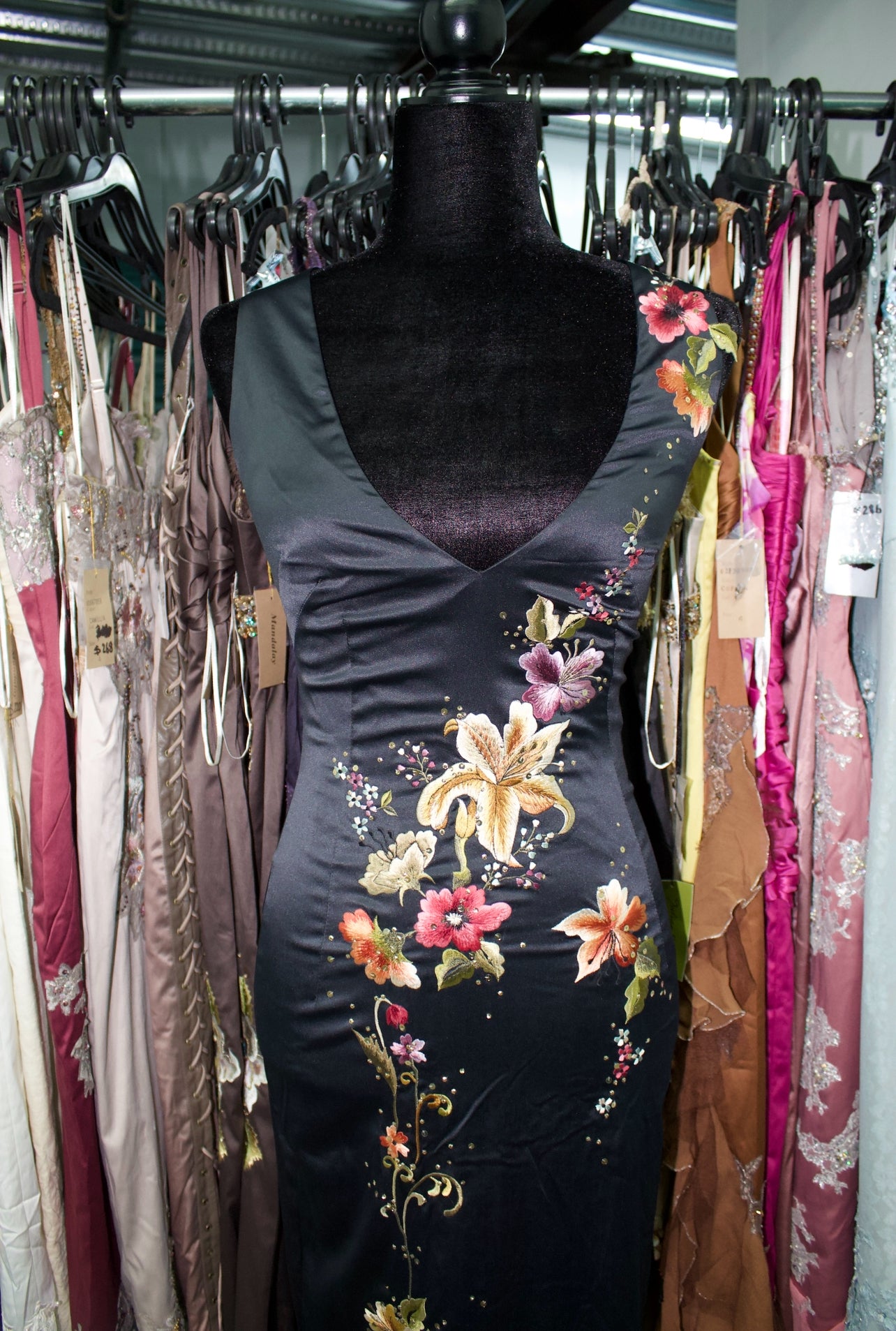 Lily embroidered bodycon dress