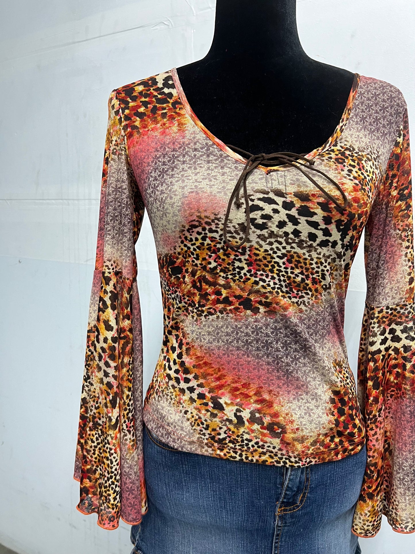 90’s flared sleeve top
