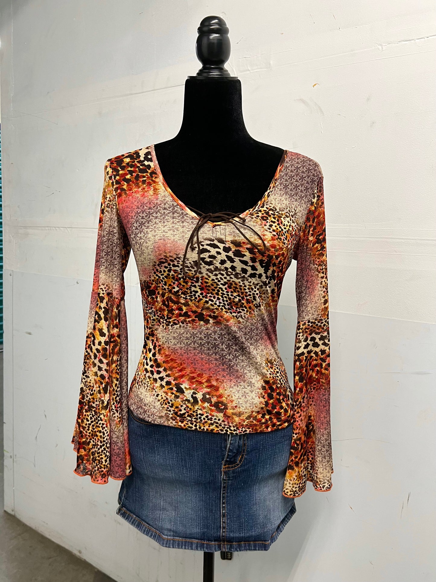 90’s flared sleeve top