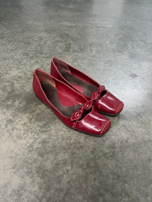 Vintage bow ballet flats