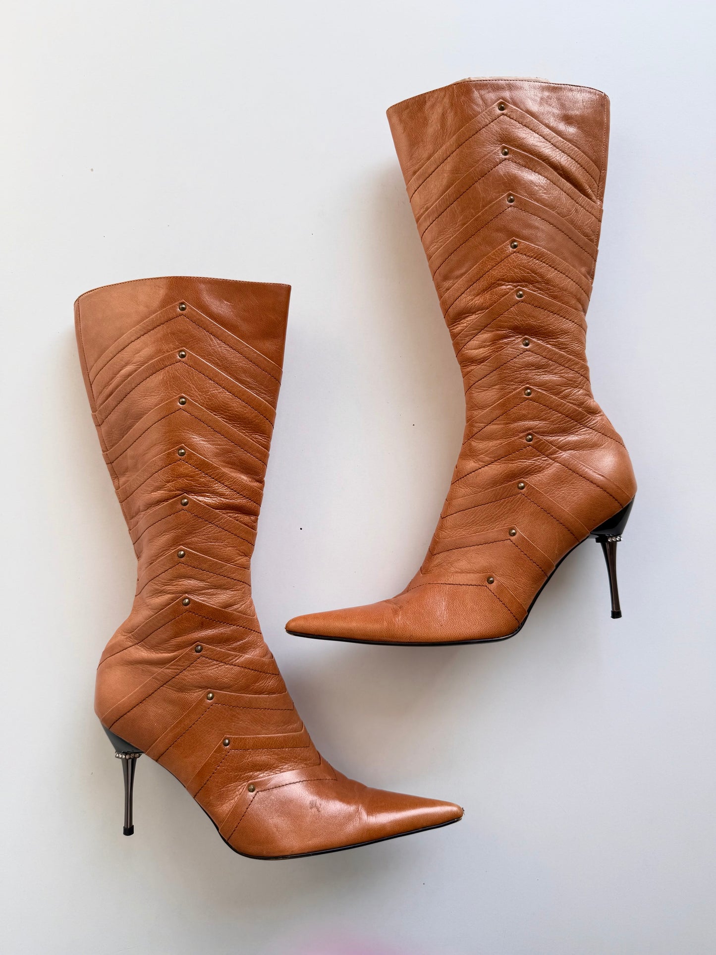 Vintage brown stiletto pointy boots