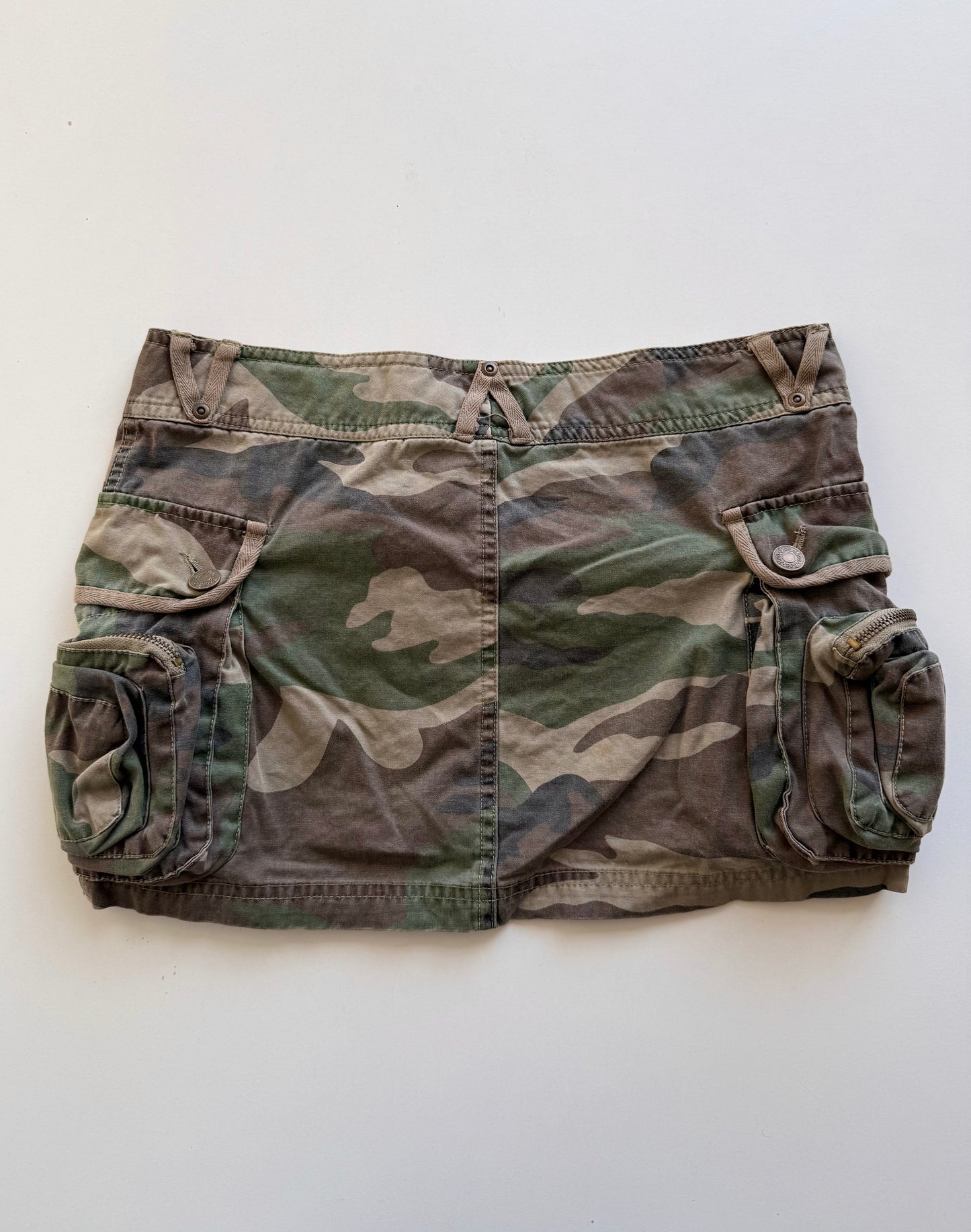 Vintage cargo camo miniskirt