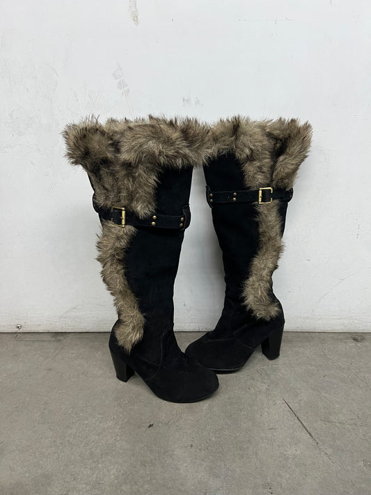 2000’s furtrim boots