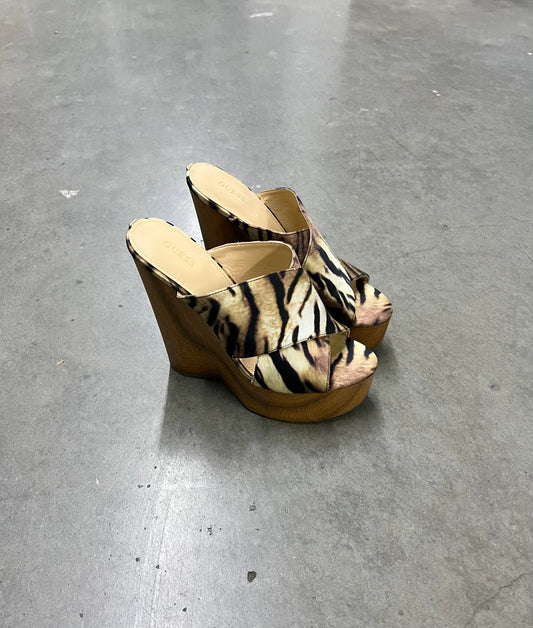 2000’s tiger wooden sandals