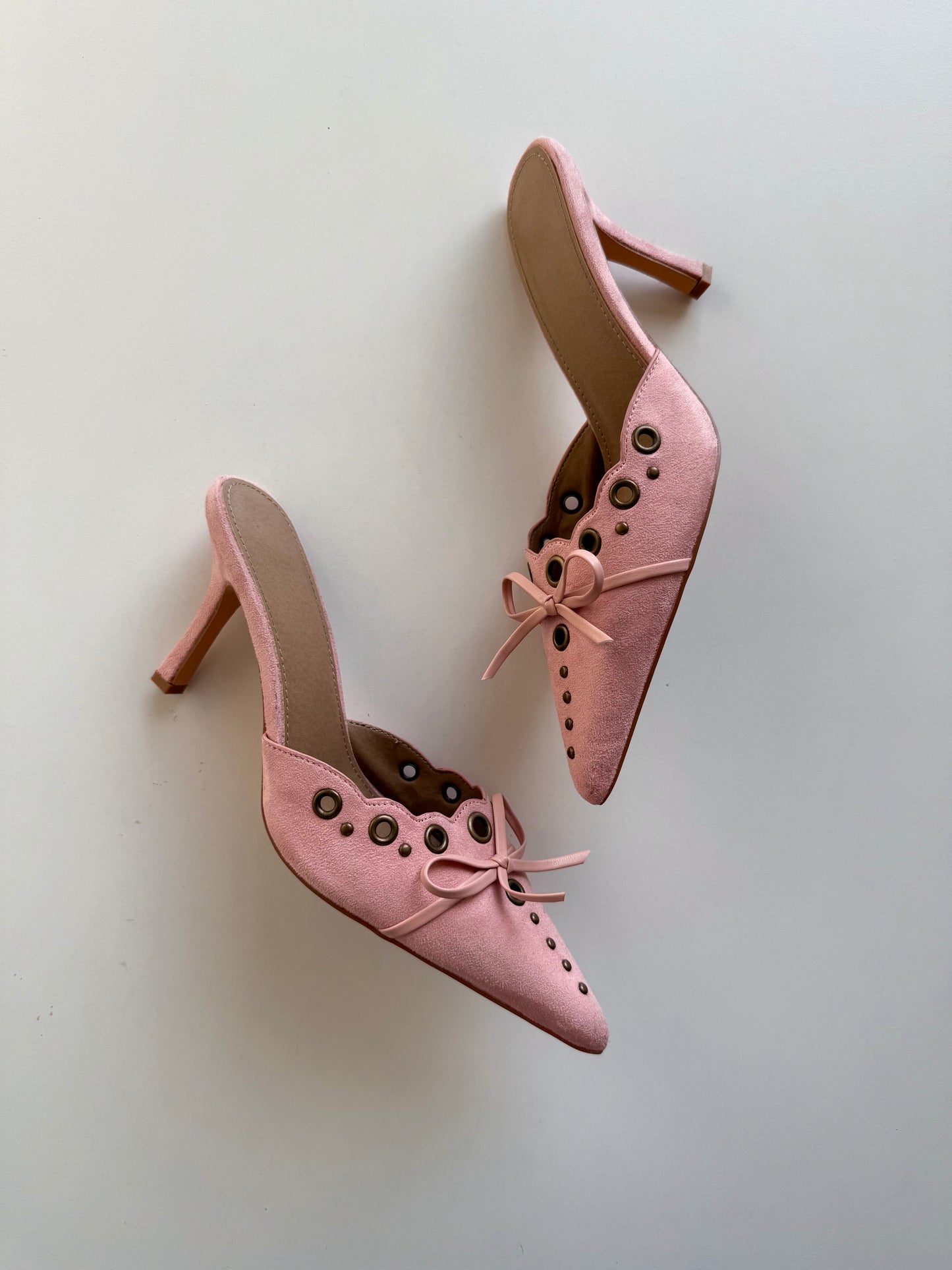 Vintage suede kitten heels