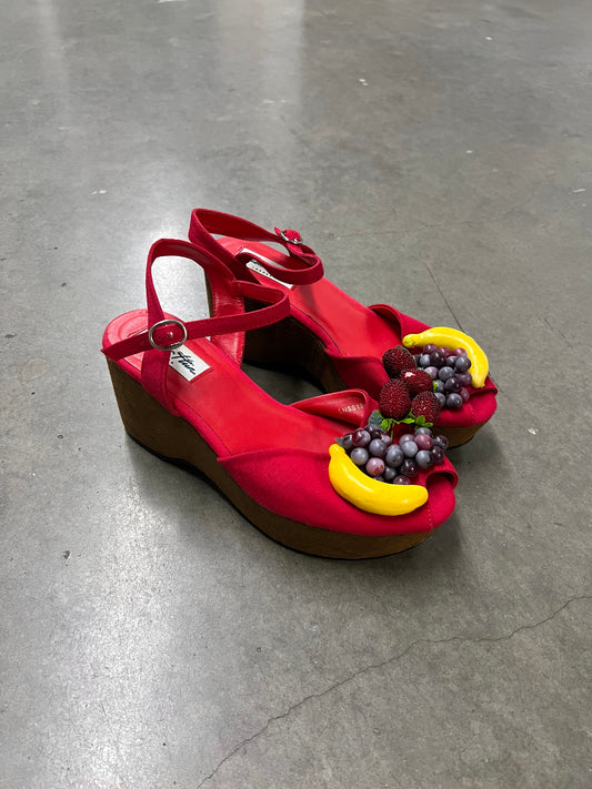 Vintage fruit platforms