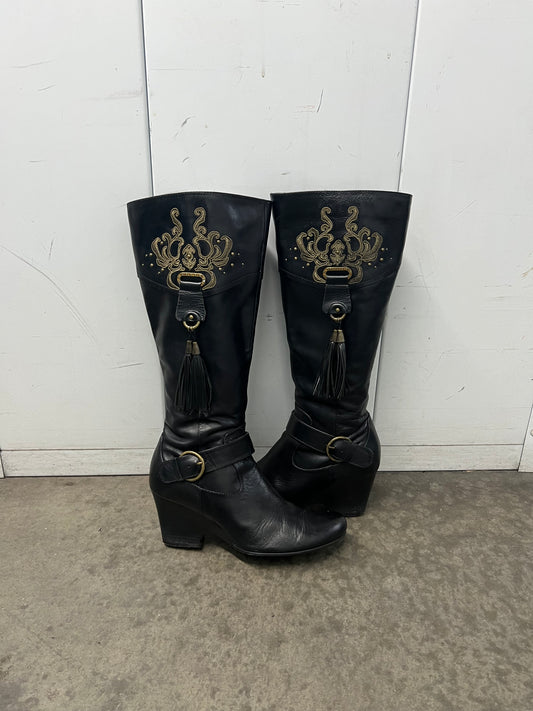 Vintage embroidered boots