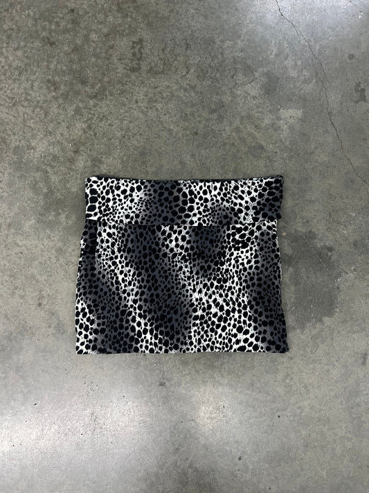 2000’s animal print miniskirt