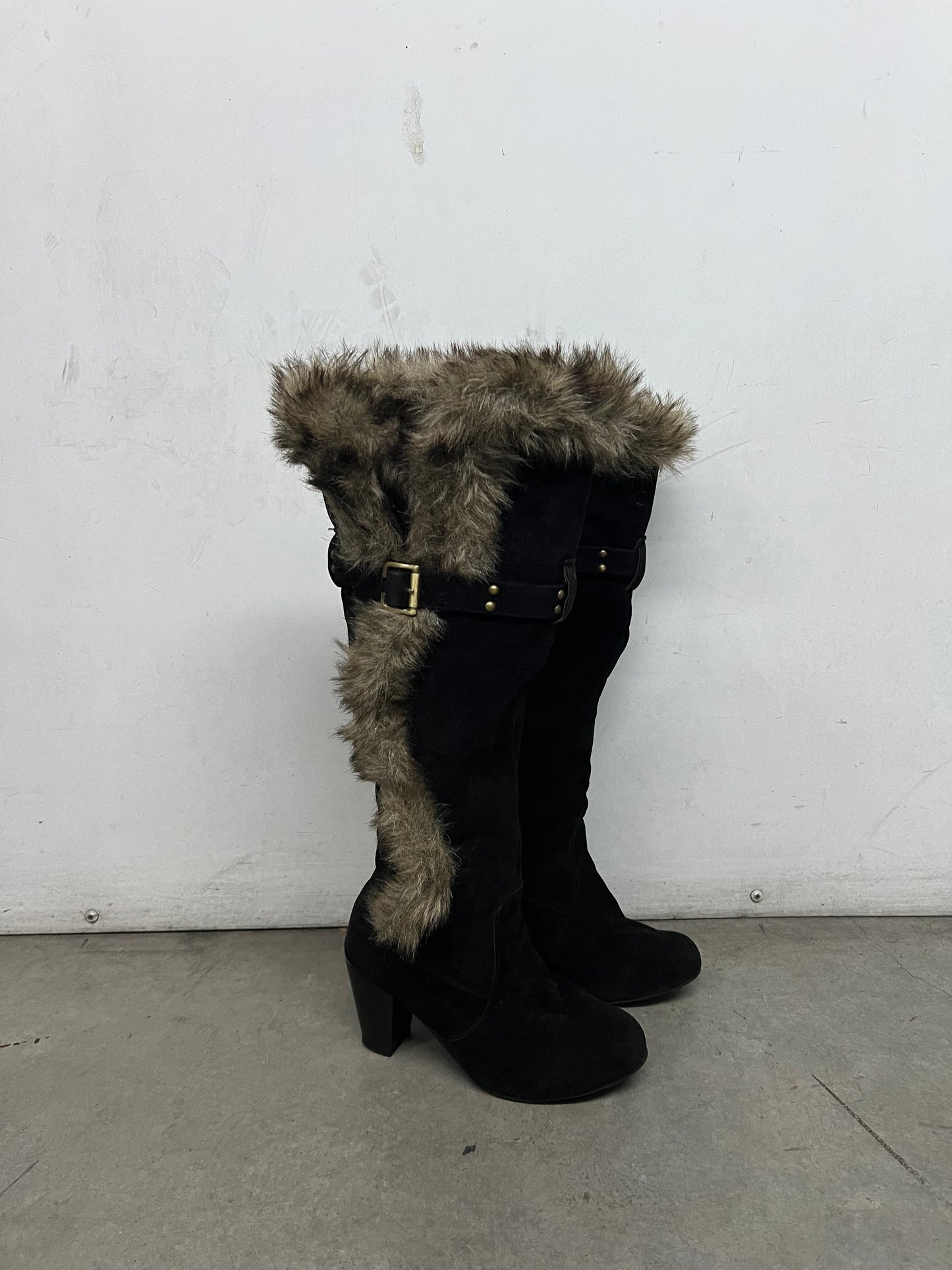 2000’s furtrim boots