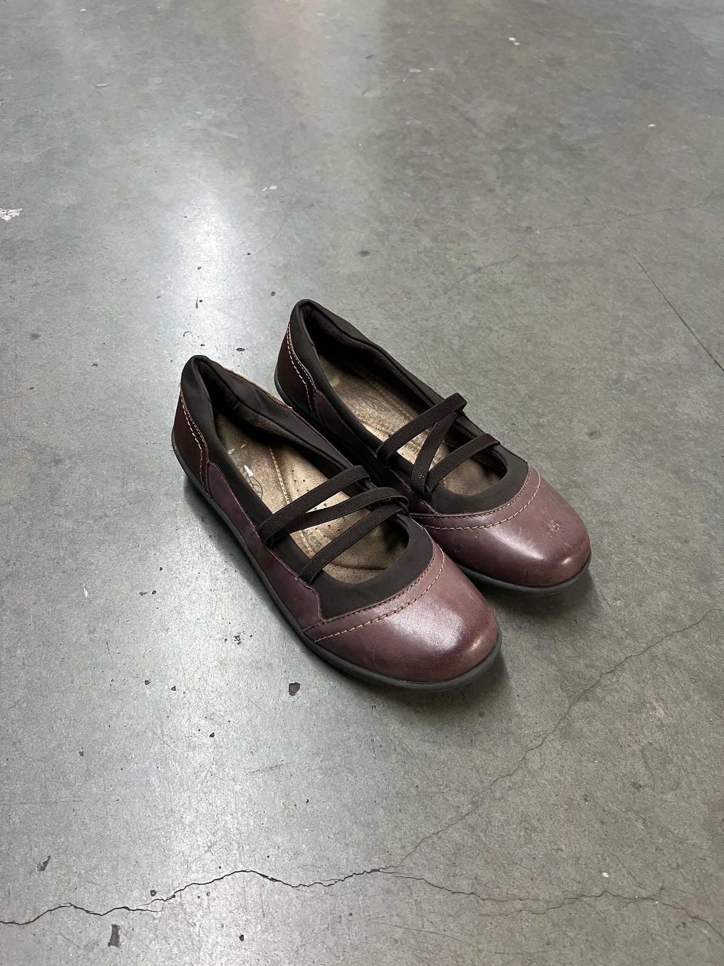 Vintage brown flats