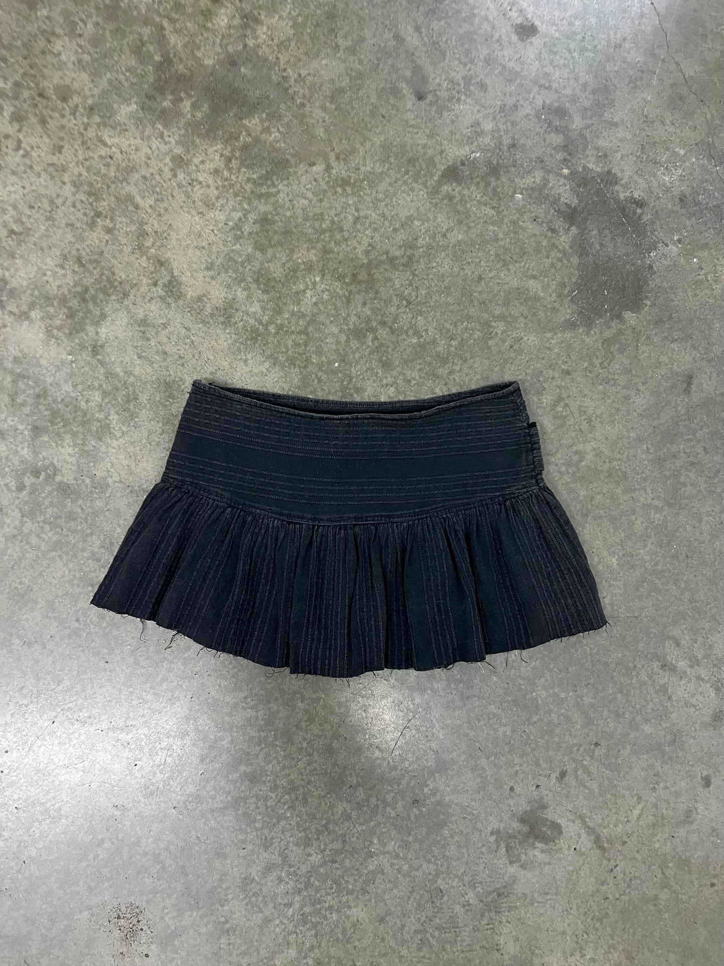 2000s grunge miniskirt