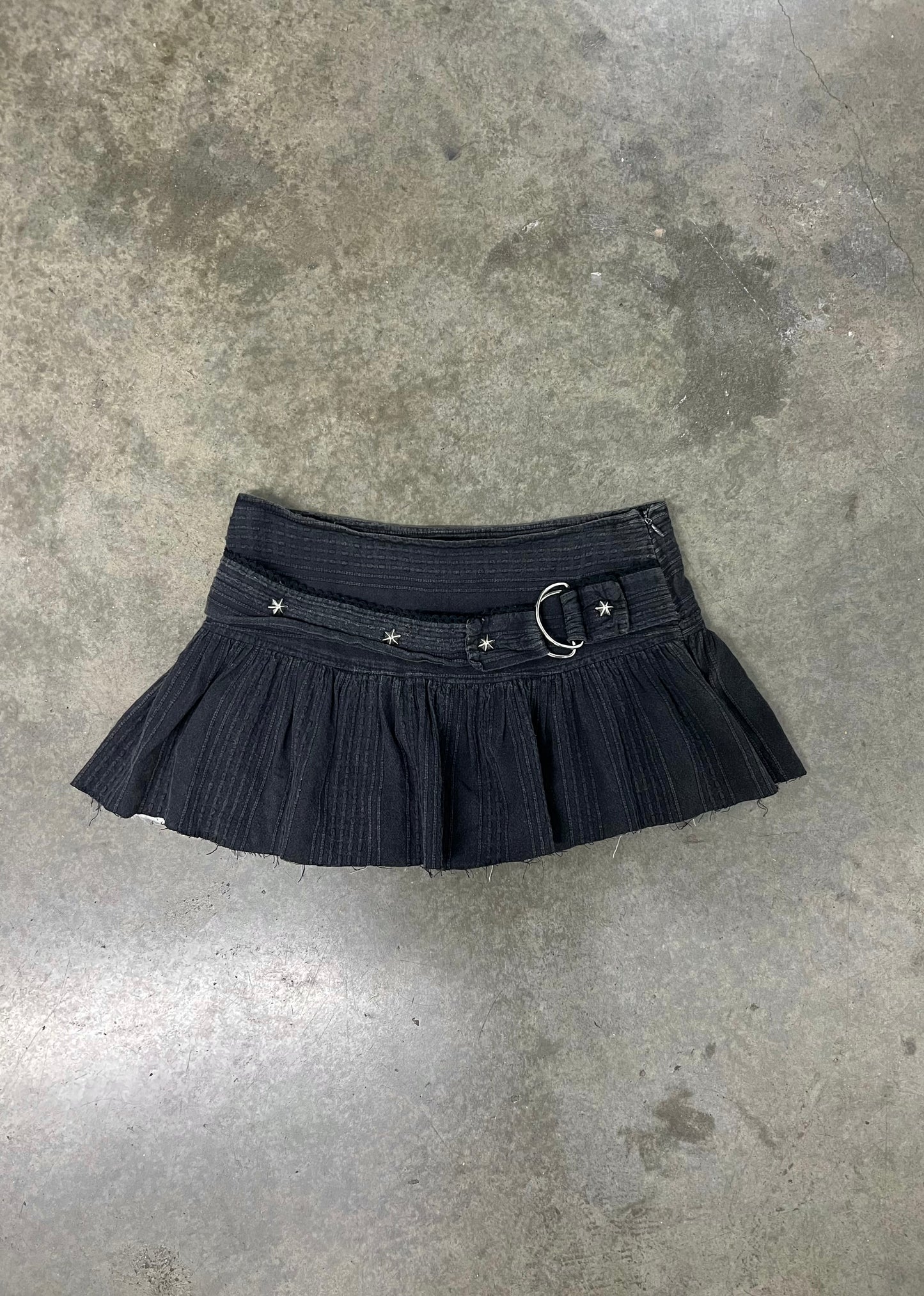2000s grunge miniskirt