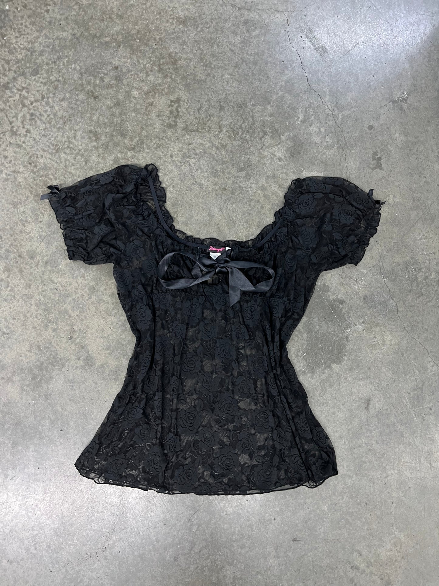 2000’s off the shoulder lace top