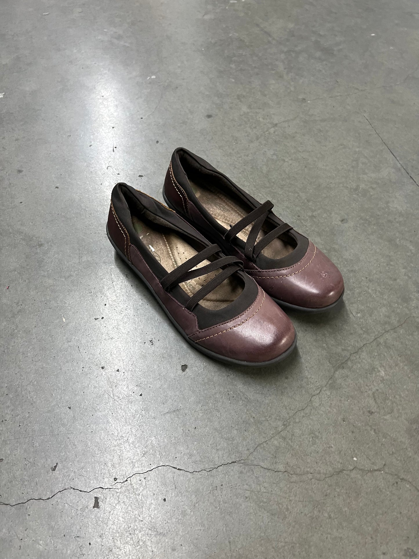 Vintage brown flats